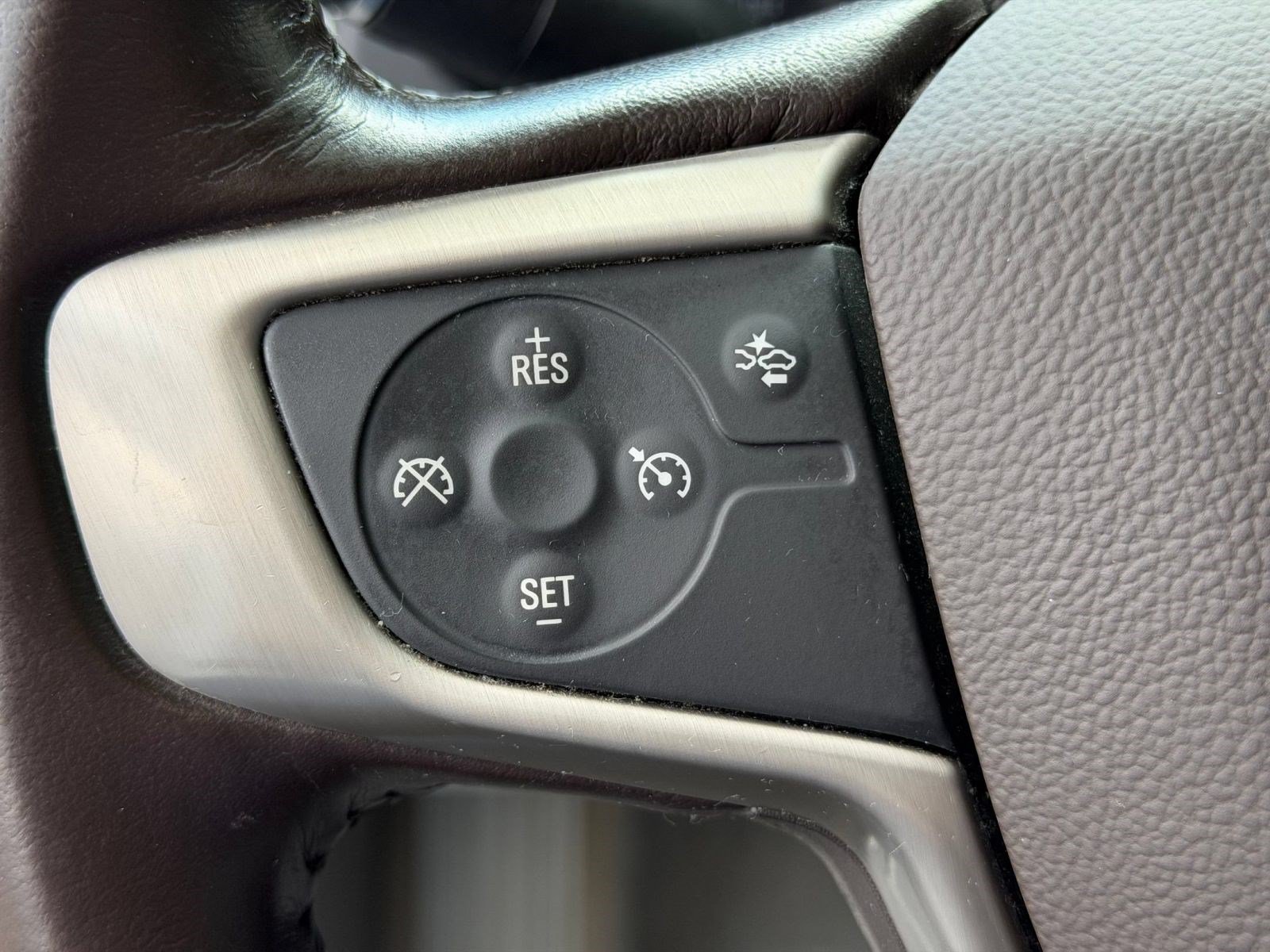 Used 2020 GMC Acadia SLT w/ Driver Alert Package II AWD/4WD image 15