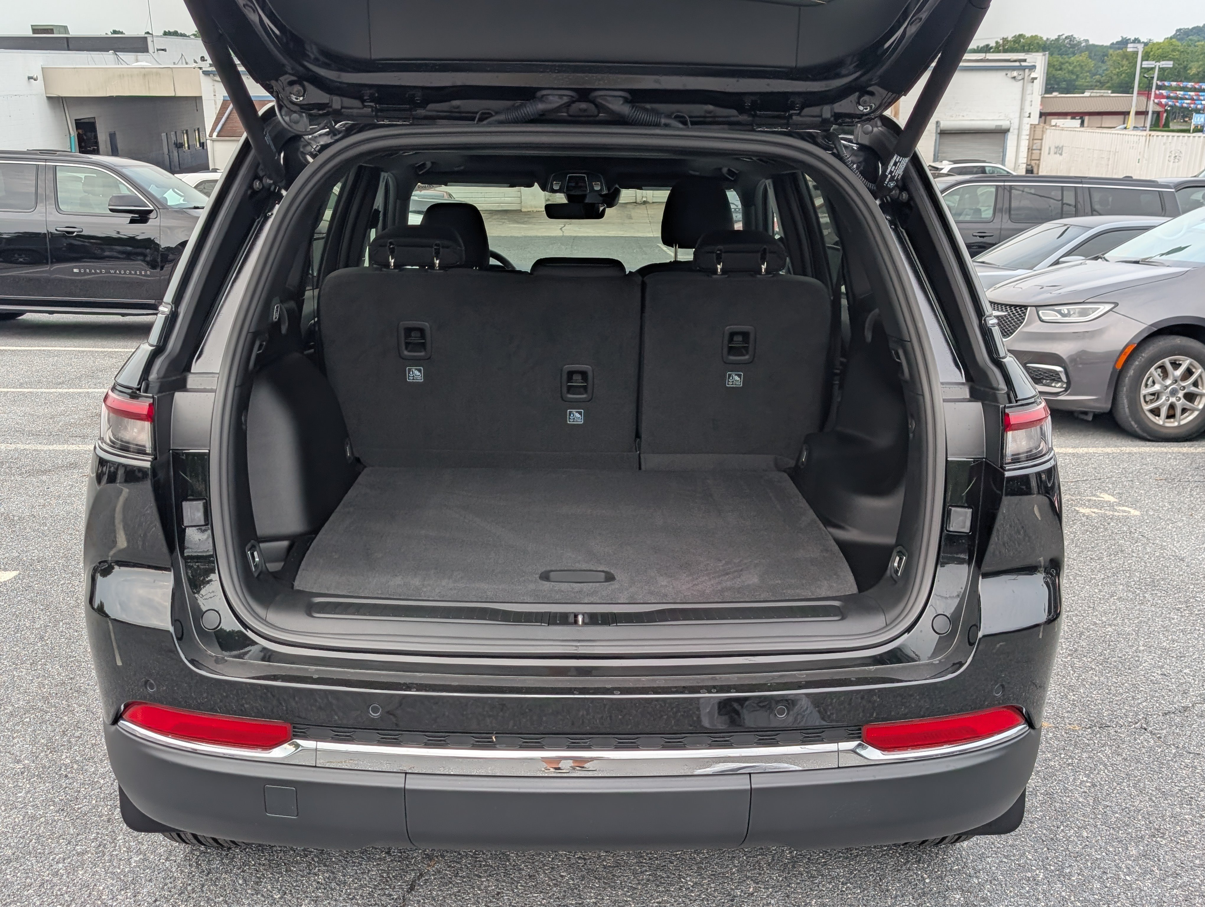 New 2026 Jeep Grand Cherokee Laredo X AWD/4WD image 12