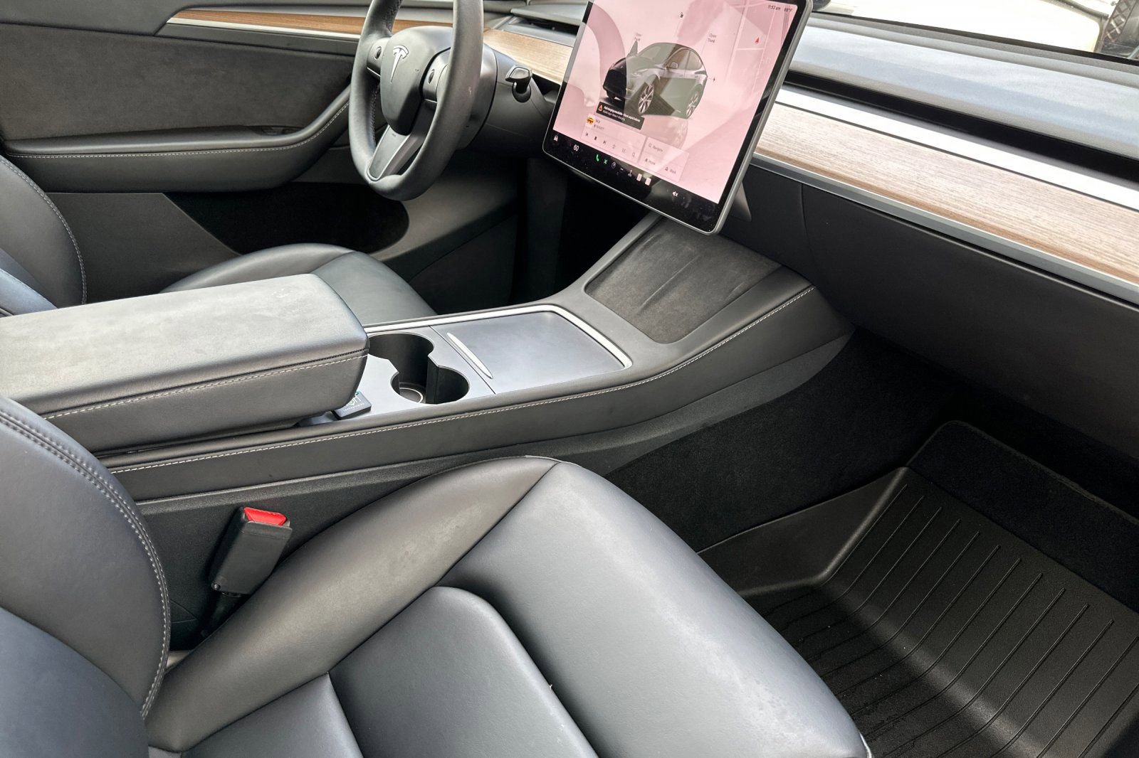 Used 2024 Tesla Model Y Long Range image 17