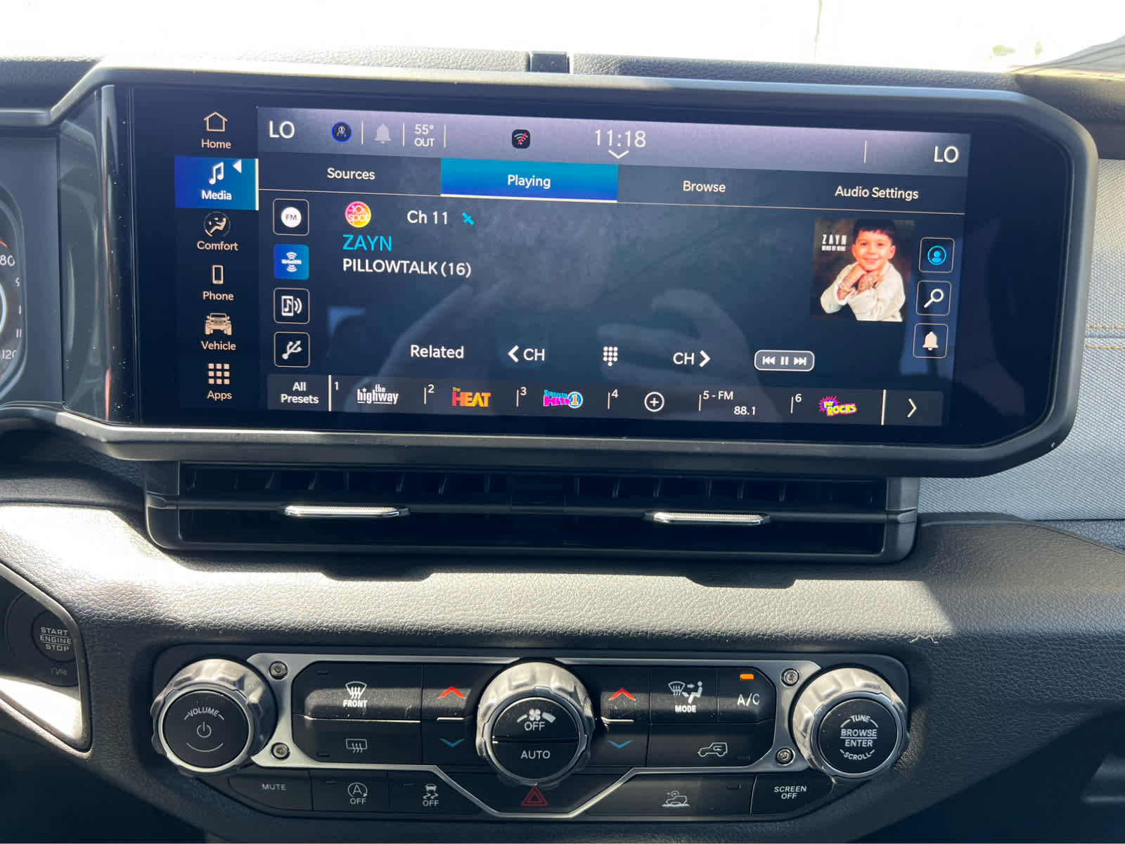 New 2025 Jeep Gladiator Sport image 16