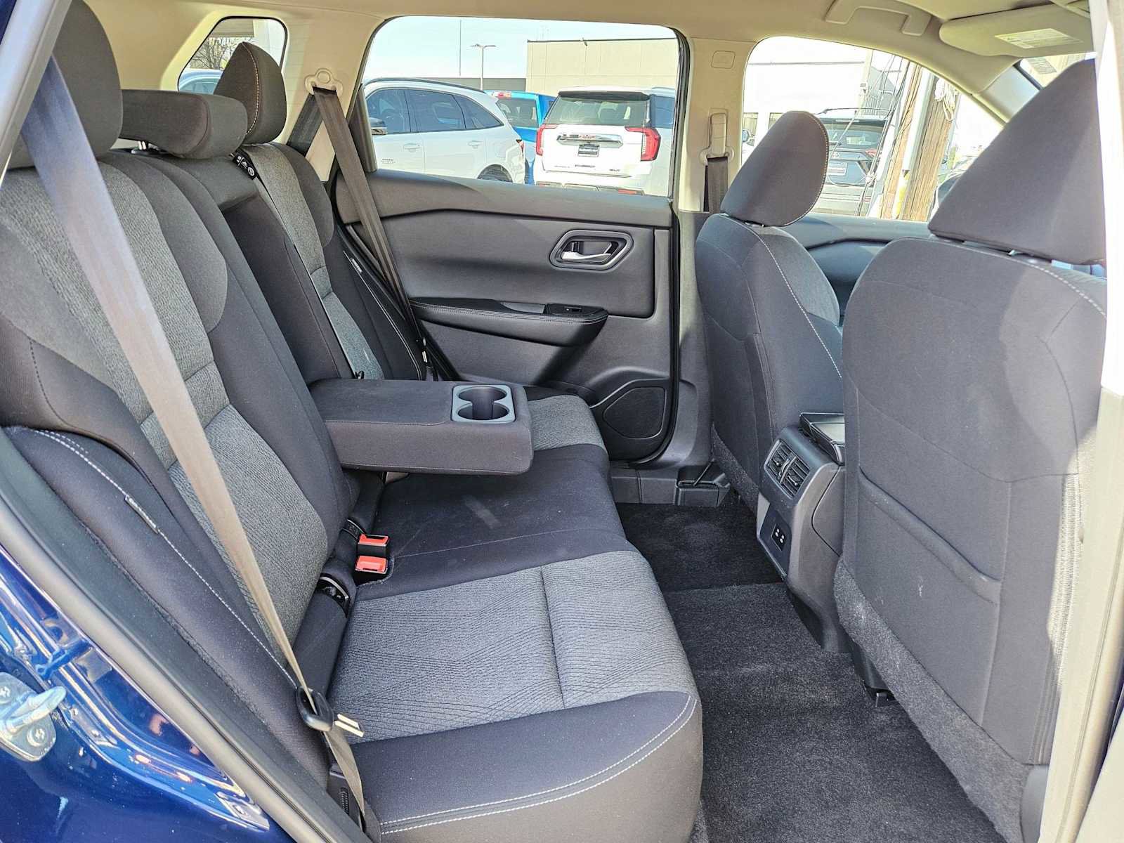 Used 2024 Nissan Rogue SV image 17