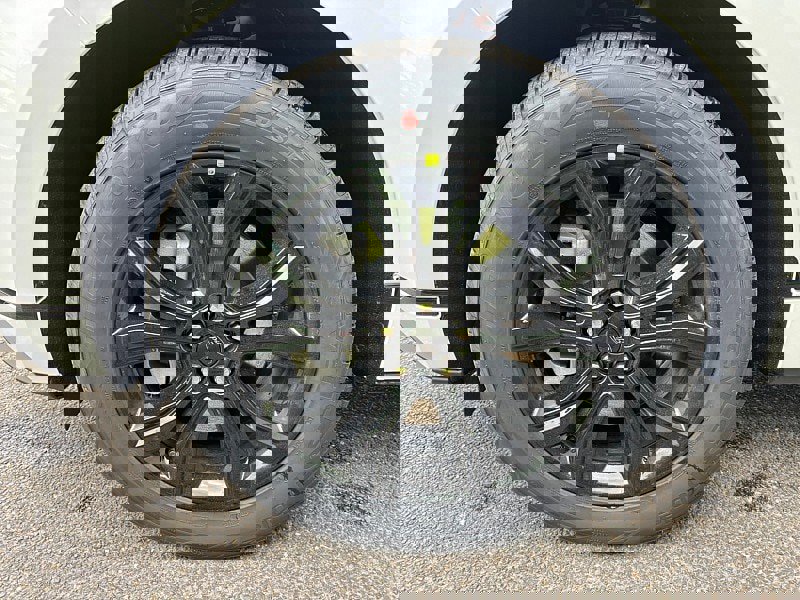 New 2024 Ford Edge SE w/ Black Appearance Package image 17