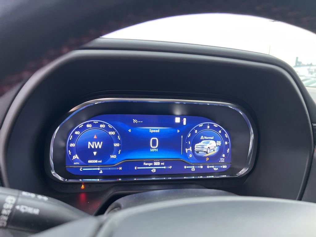 Used 2022 Chevrolet Suburban RST w/ Luxury Package image 16