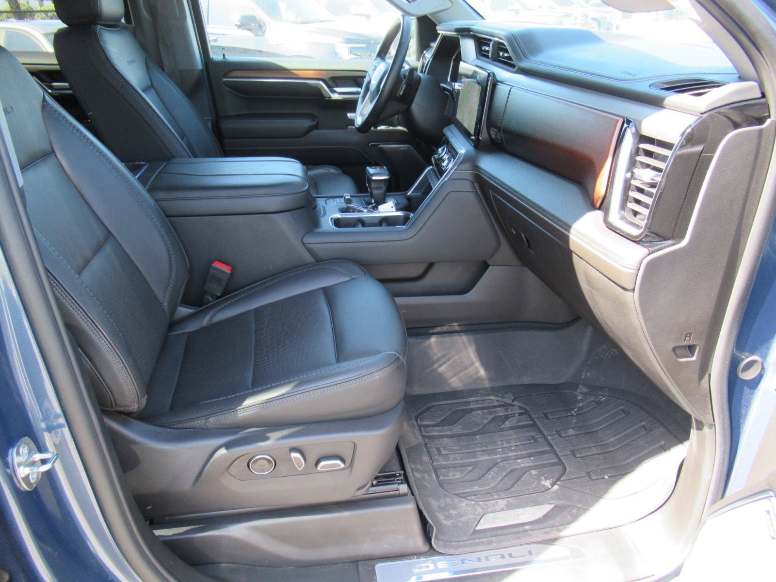 Used 2024 GMC Sierra 1500 Denali w/ Denali Reserve Package RWD image 10