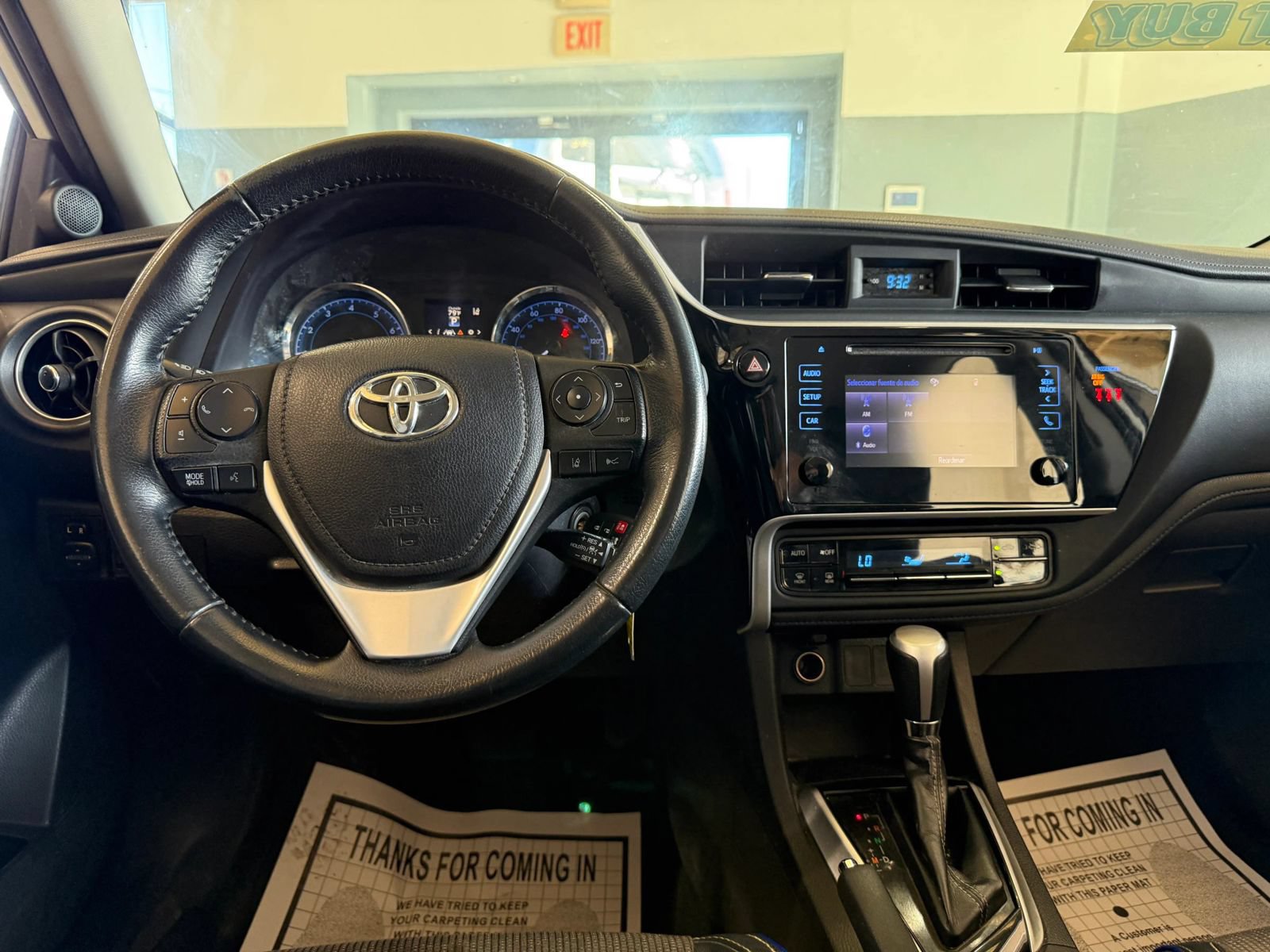 Used 2019 Toyota Corolla SE w/ Carpet Mat Package (TMS) FWD image 13