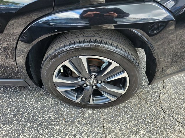 Used 2023 Lexus UX 250h FWD w/ Premium Package image 5