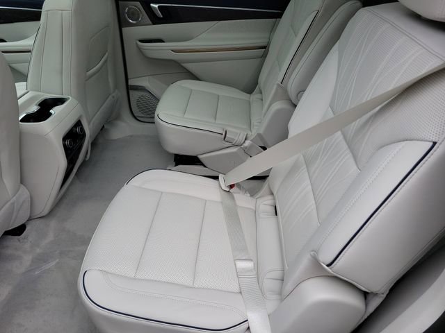 New 2026 Buick Enclave Avenir FWD image 12