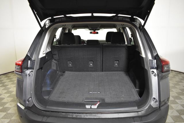 Certified 2022 Nissan Rogue S image 26