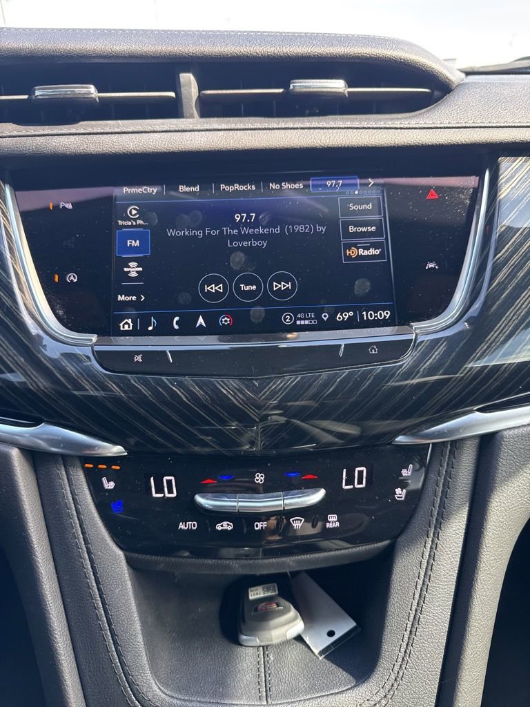 Used 2024 Cadillac XT6 Premium Luxury FWD image 15