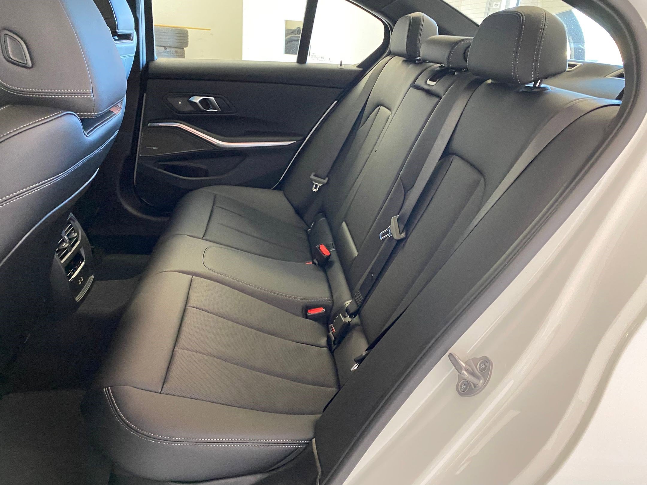 New 2026 BMW 330i xDrive Sedan w/ M Sport Package AWD/4WD image 14