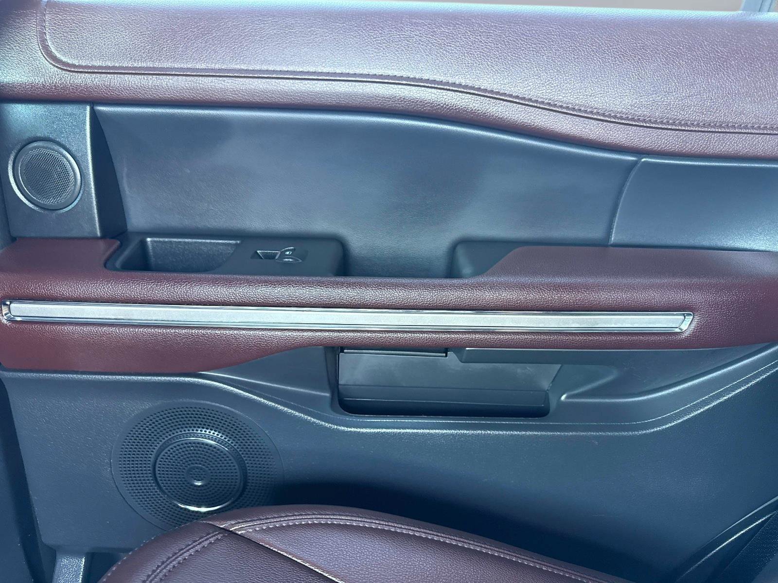 Used 2023 Ford Expedition Limited image 18