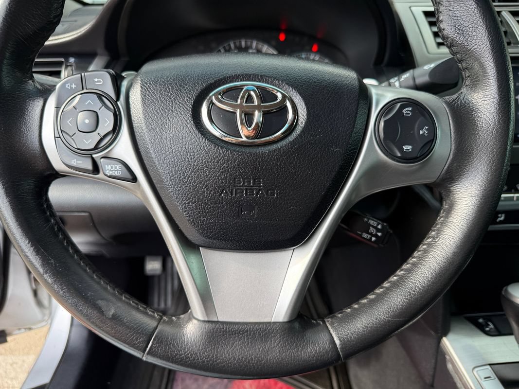 Used 2013 Toyota Camry SE w/ Leather Pkg FWD image 29
