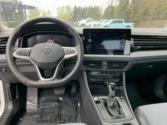 Used 2025 Volkswagen Jetta SE w/ Sunroof Package image 13