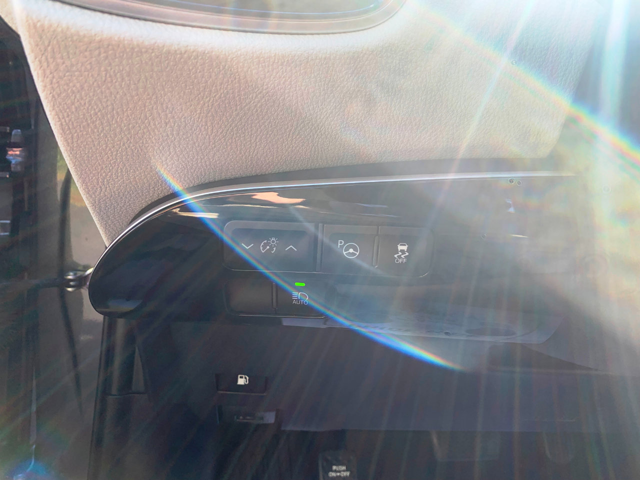 Used 2018 Toyota Prius Three Touring image 8