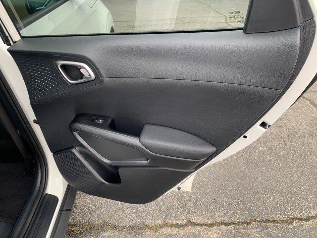 Used 2021 Kia Soul S image 16