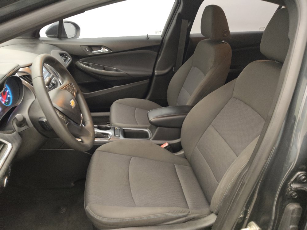 Used 2018 Chevrolet Cruze LT w/ Convenience Package FWD image 17