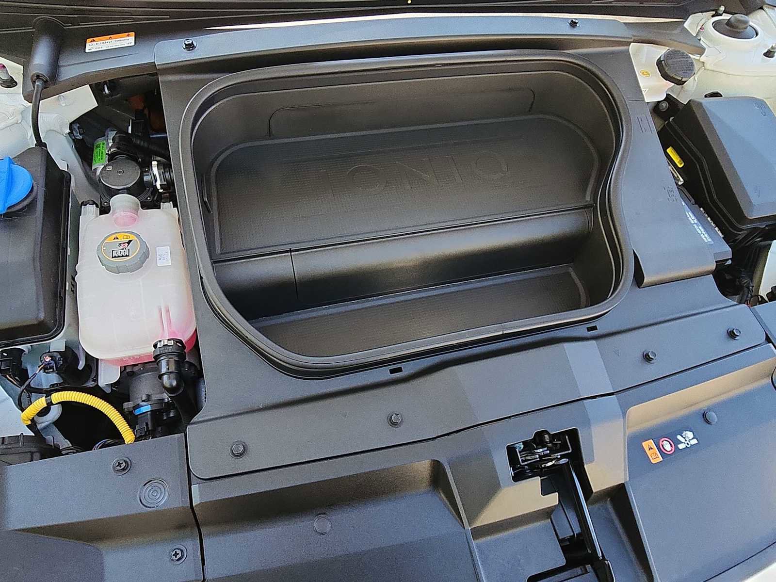 Used 2024 Hyundai Ioniq 6 SE RWD image 13