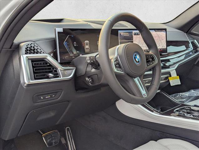 New 2026 BMW X5 xDrive50e image 3