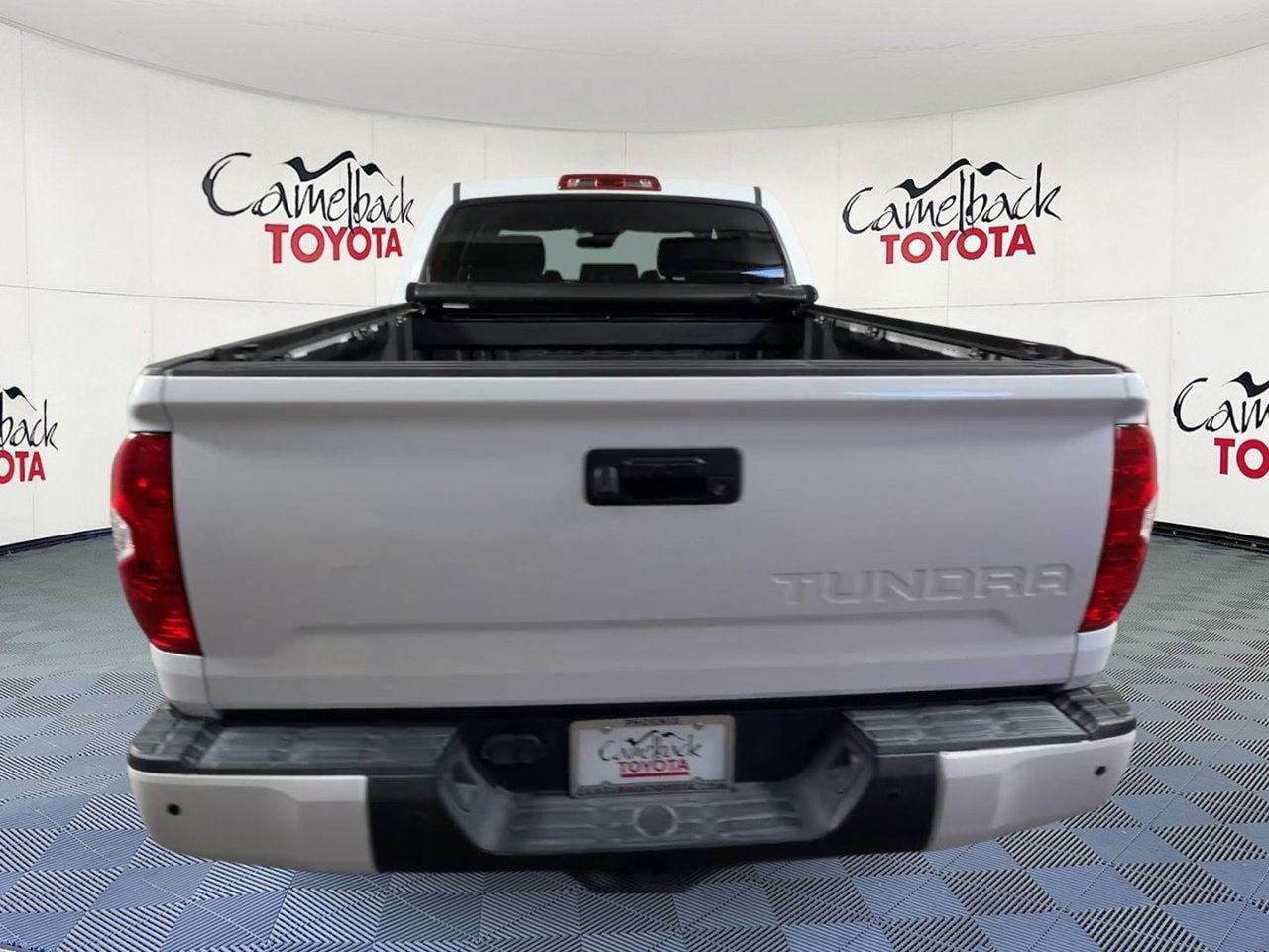 Used 2019 Toyota Tundra SR5 w/ SR5 Convenience Package RWD image 3