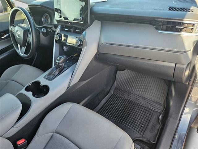 Used 2022 Toyota Venza LE image 20