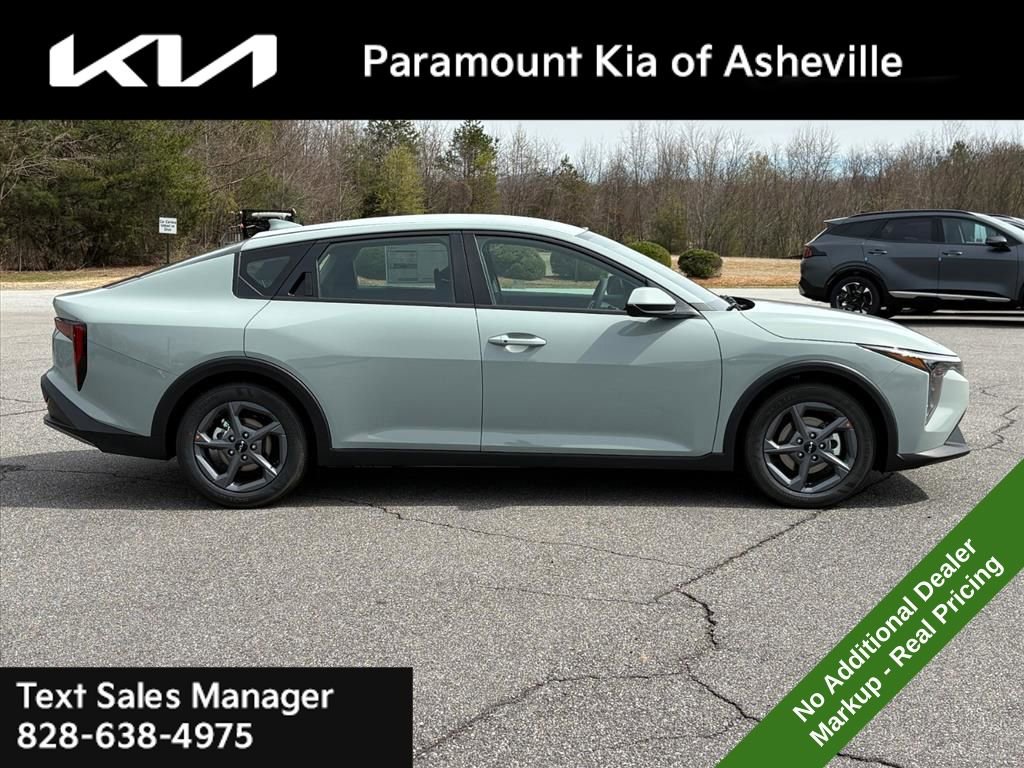 New 2026 Kia K4 LXS image 7