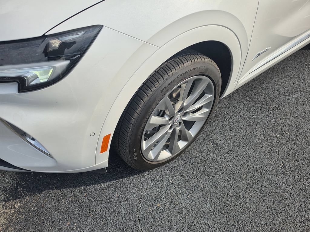 Used 2023 Buick Envision Avenir FWD image 4
