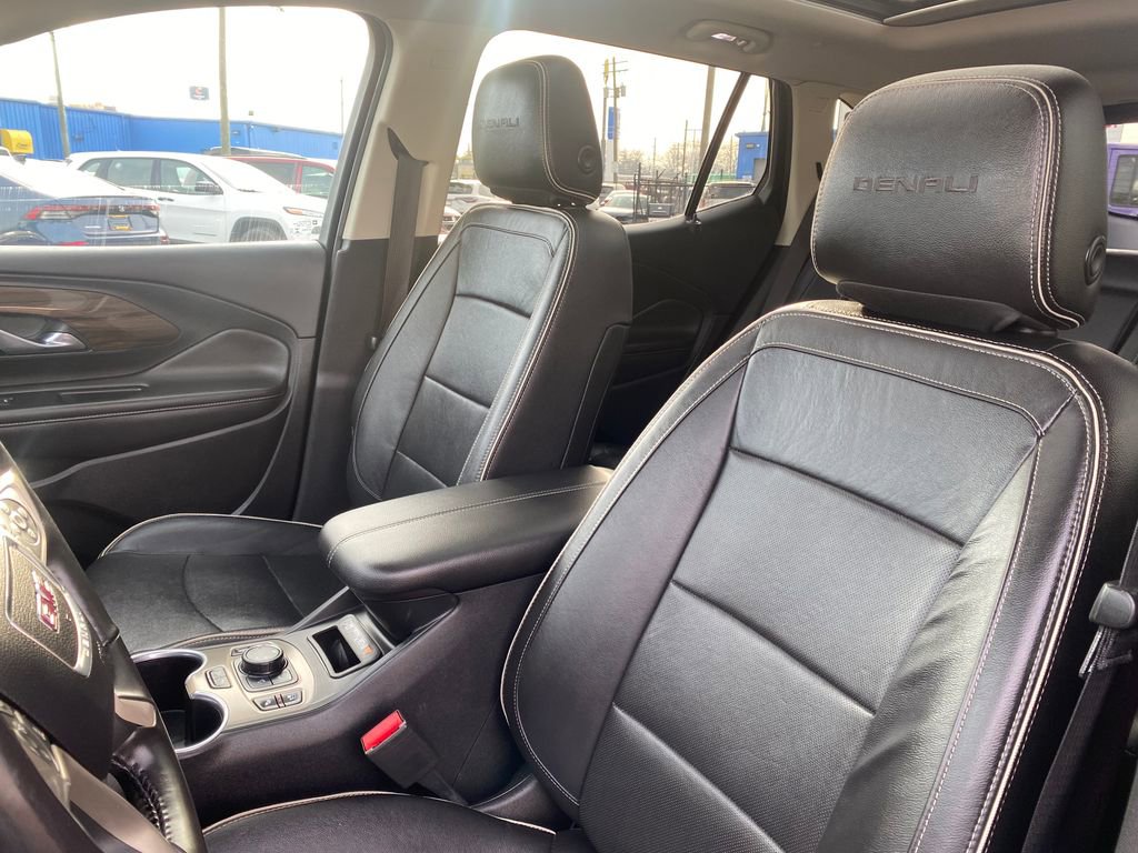 Used 2019 GMC Terrain Denali w/ Advanced Safety Package image 10