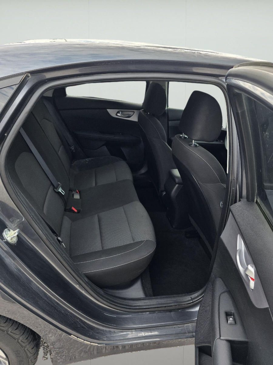 Used 2023 Kia Forte LXS w/ LXS Technology Package FWD image 16