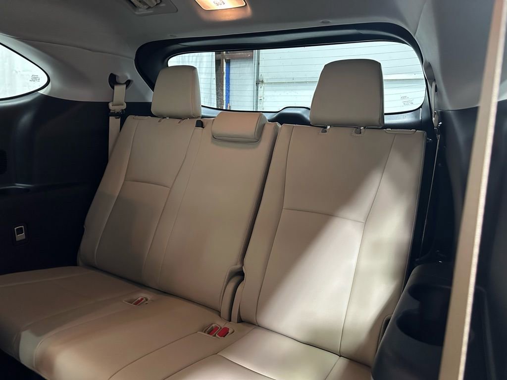 Used 2025 Toyota Highlander XLE image 49