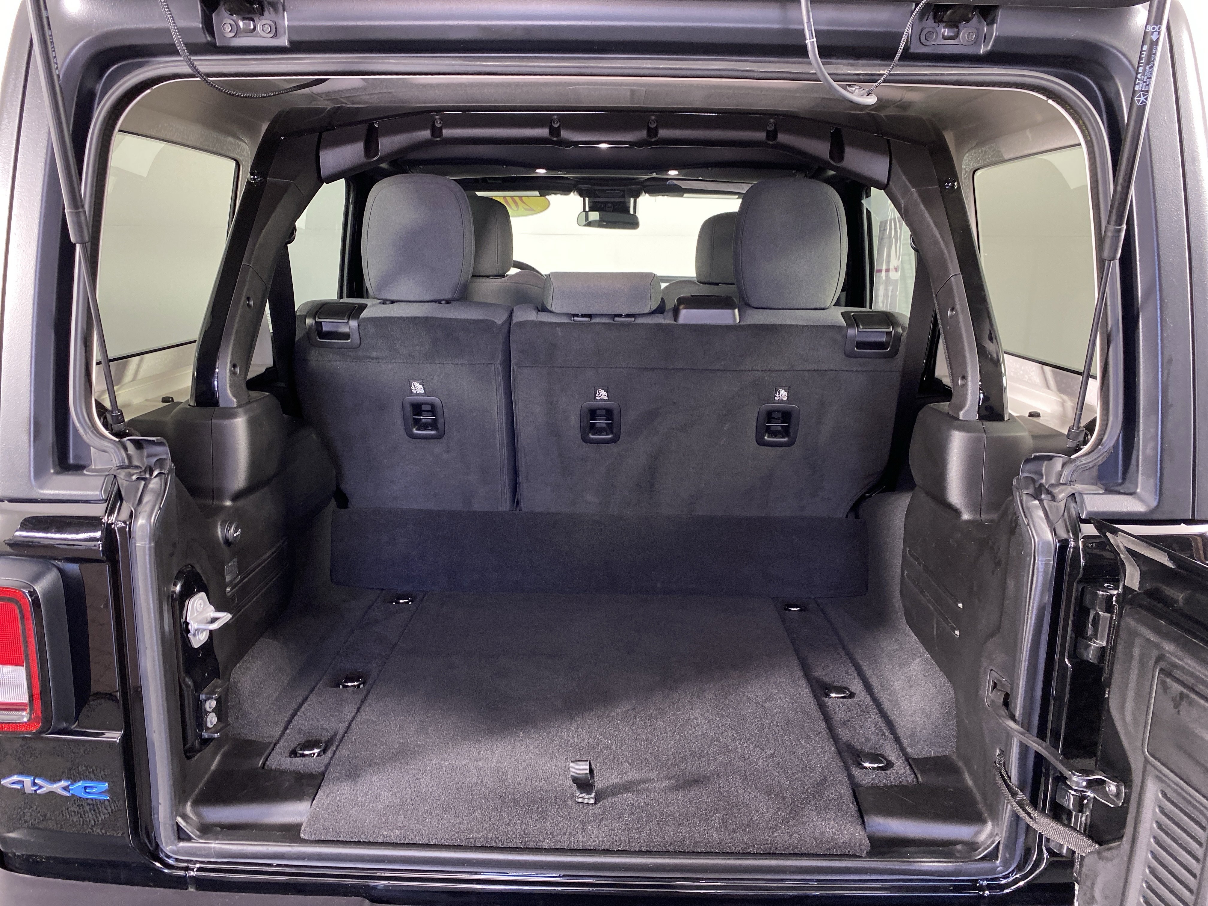 Used 2025 Jeep Wrangler Willys image 31