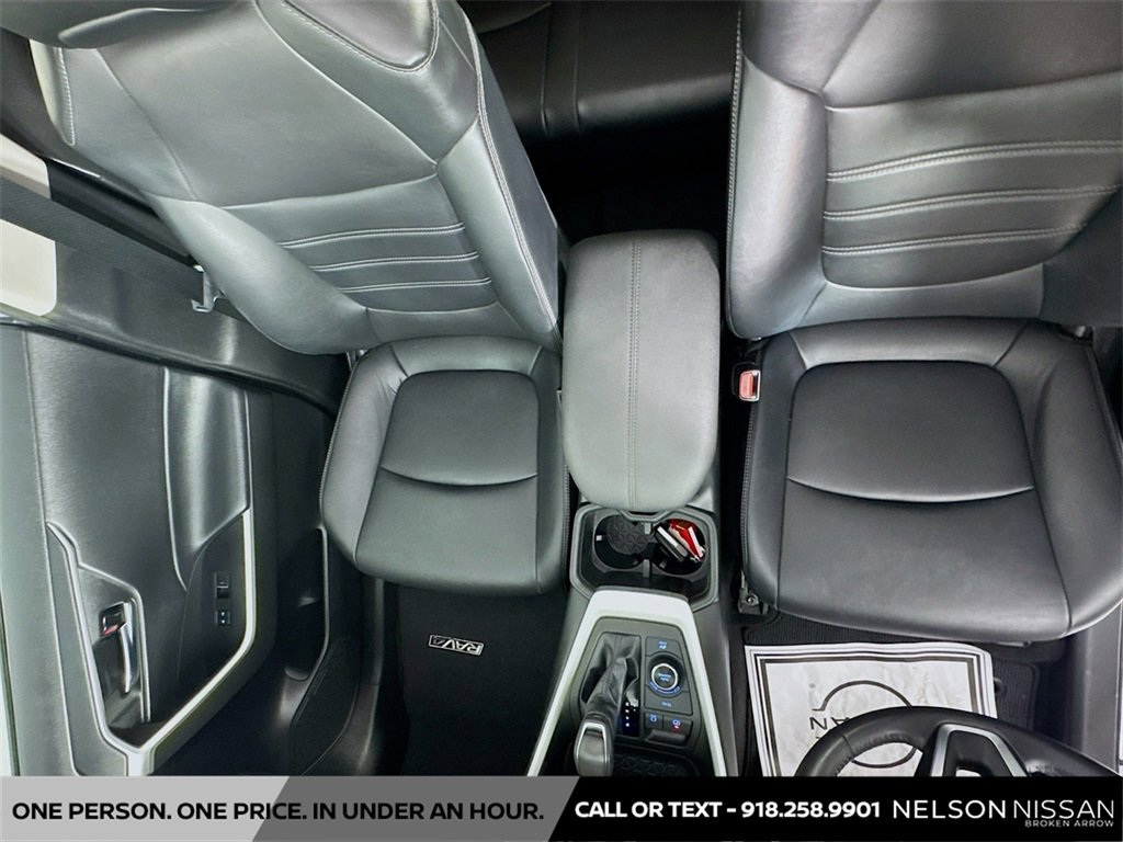 Used 2022 Toyota RAV4 XLE Premium image 20