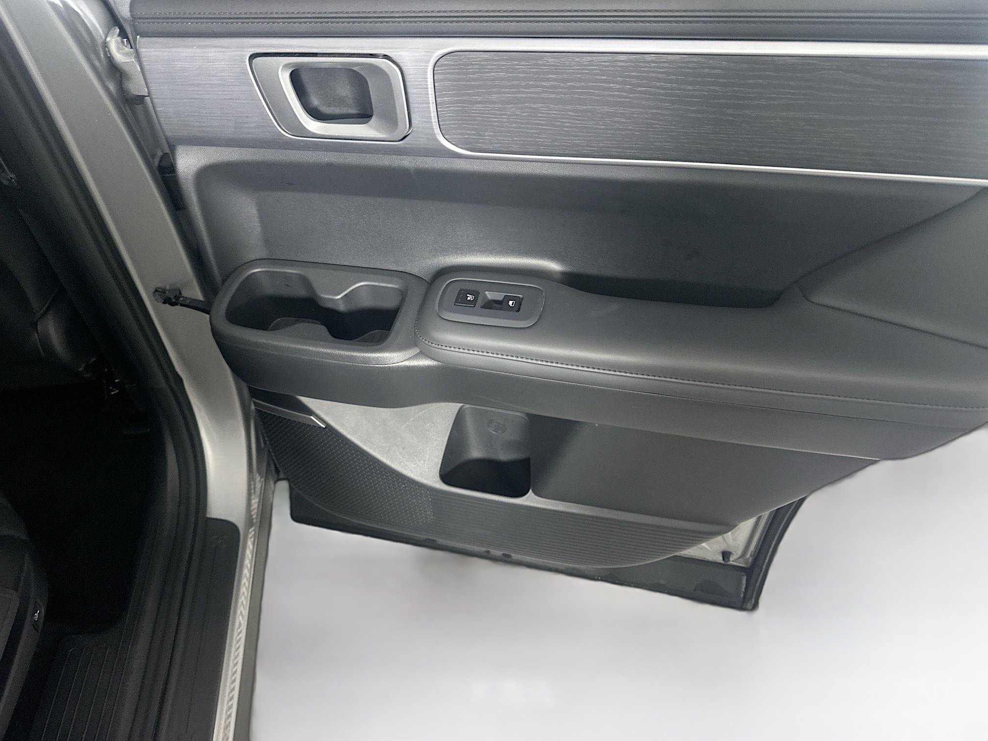 Used 2025 Hyundai Santa Fe Limited image 30