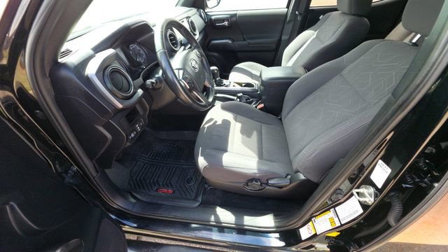 Used 2019 Toyota Tacoma TRD Sport image 13