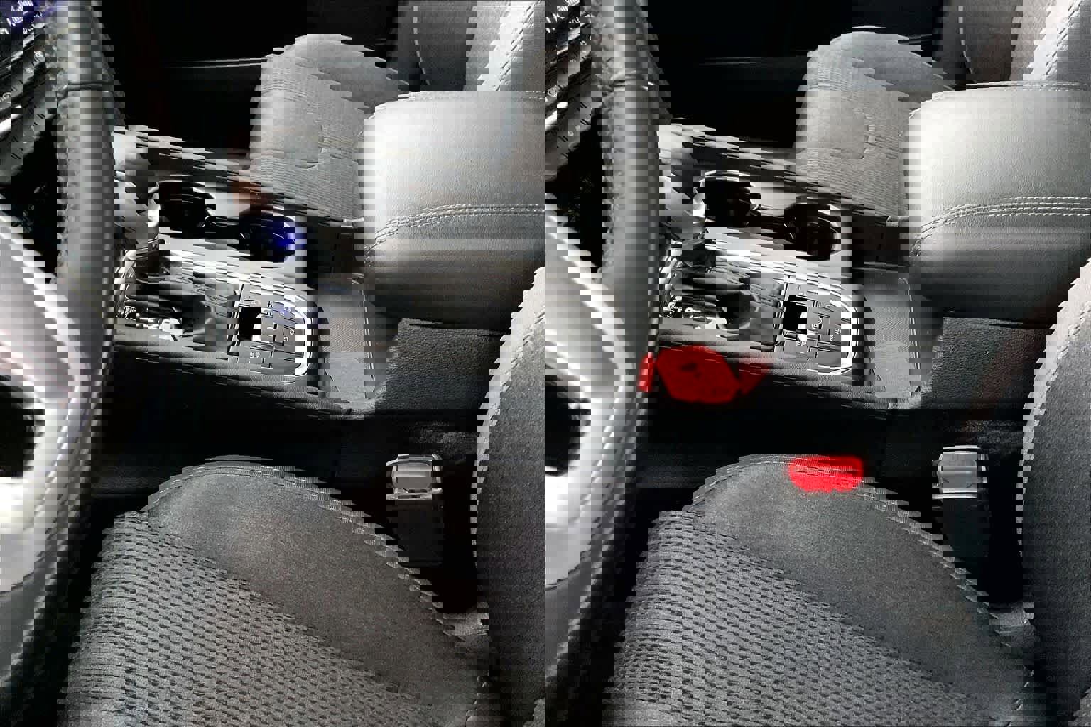 Used 2020 Hyundai Santa Fe SEL w/ Convenience Package image 13