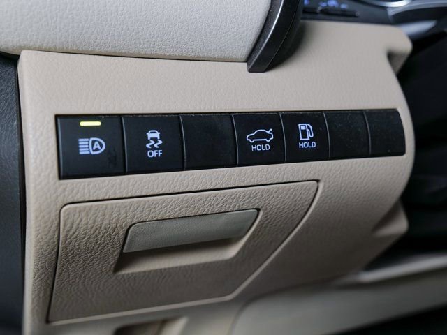 Used 2019 Toyota Camry XLE w/ Navigation Package image 26