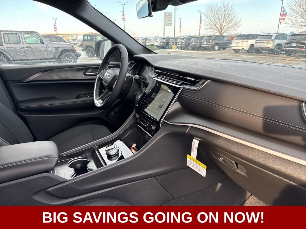 New 2025 Jeep Grand Cherokee Laredo AWD/4WD image 47
