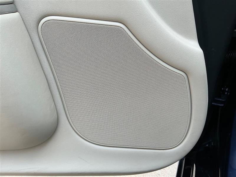 Used 2014 Jaguar XJ AWD image 34
