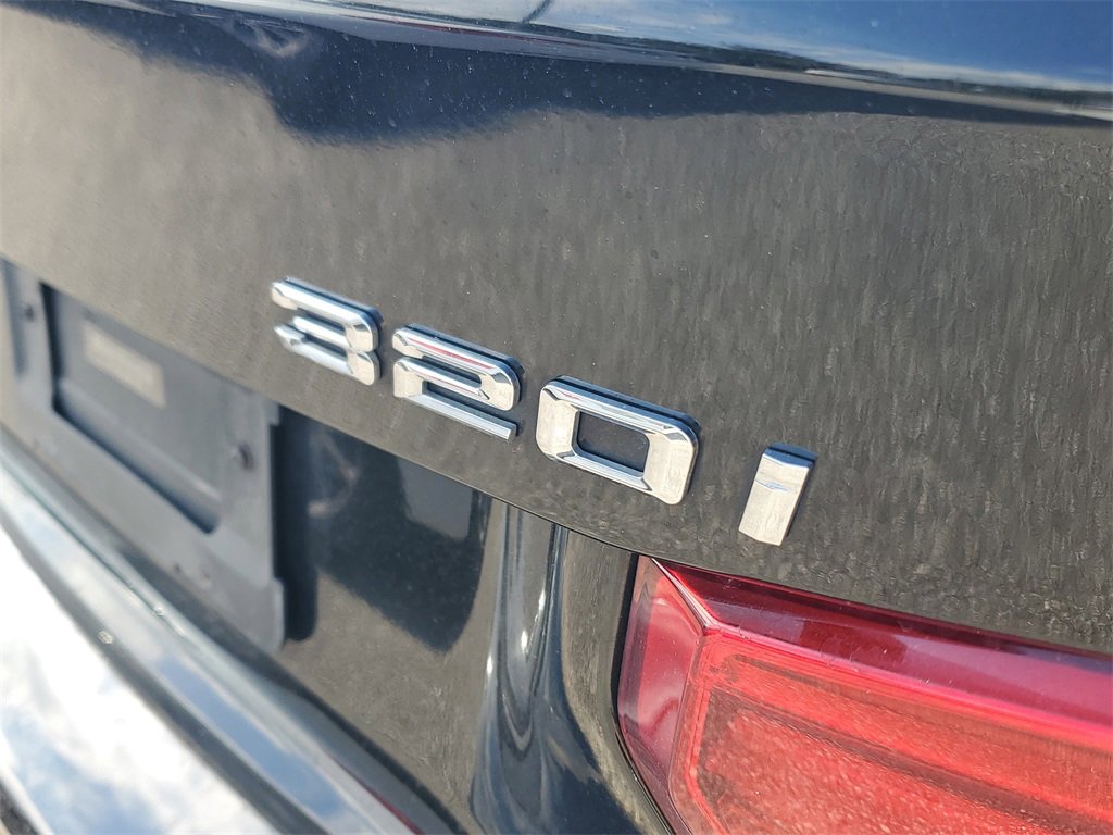 Used 2018 BMW 320i Sedan image 9