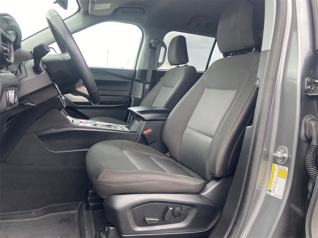 Used 2022 Ford Explorer XLT image 19