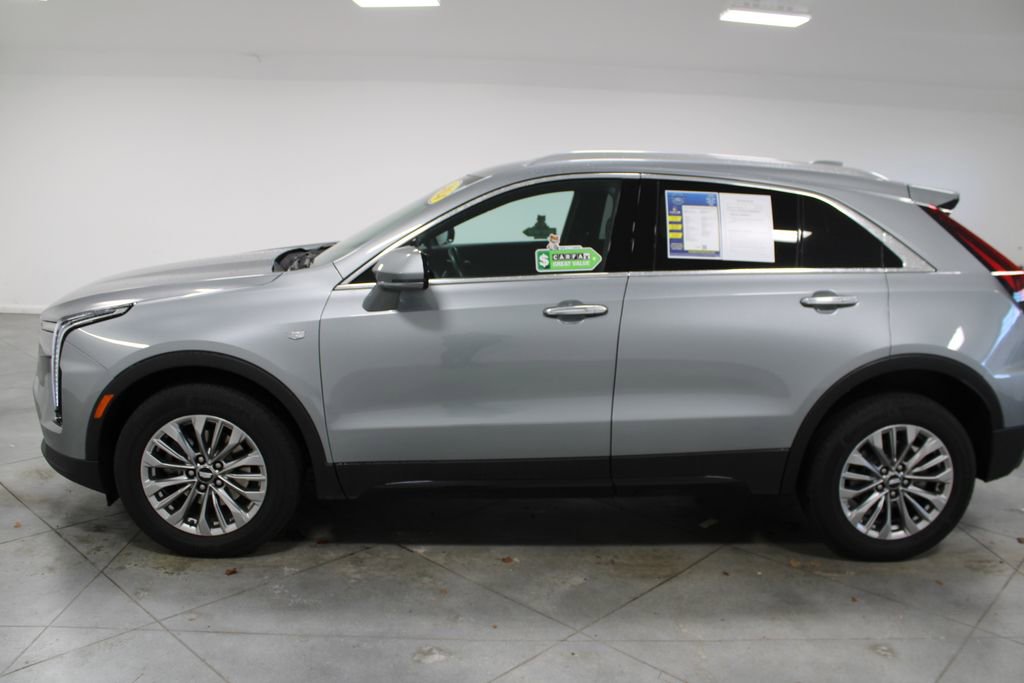 Used 2024 Cadillac XT4 Premium Luxury image 6