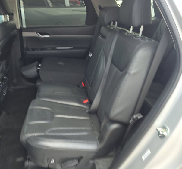Used 2022 Hyundai Palisade SEL w/ 8P Bench Seat Package FWD image 6