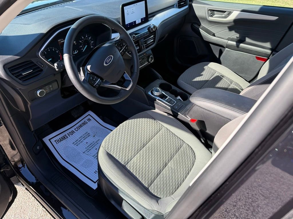 Used 2022 Ford Escape SE w/ Cold Weather Package video 2