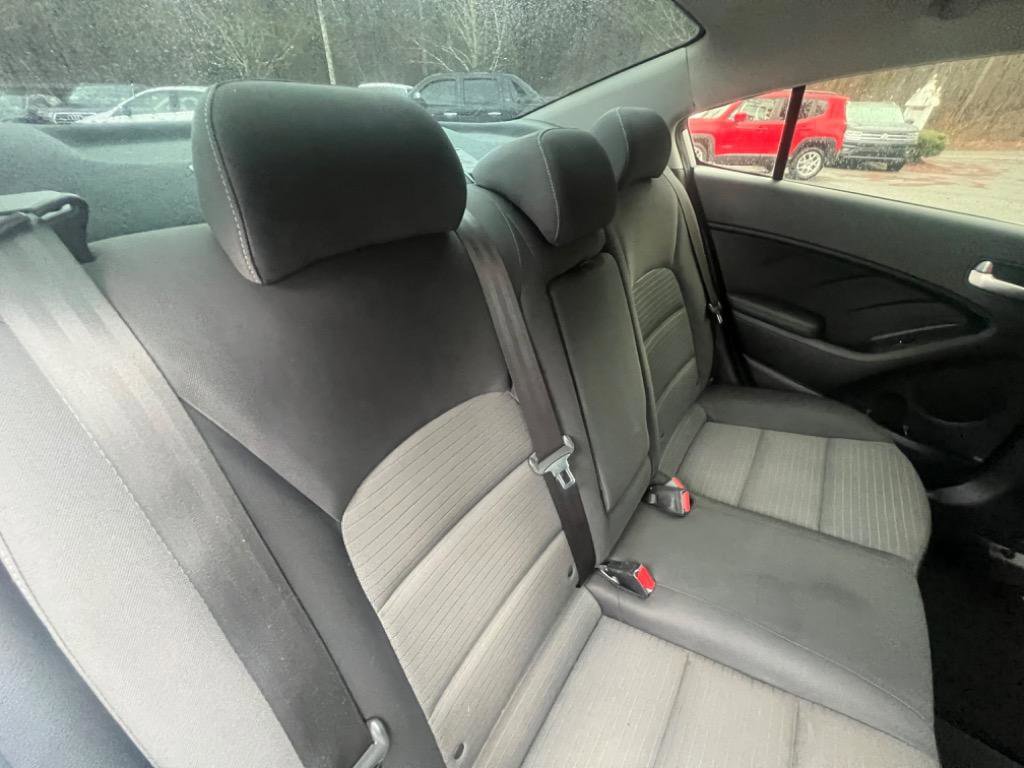 Used 2017 Kia Forte LX w/ LX Popular Package image 17