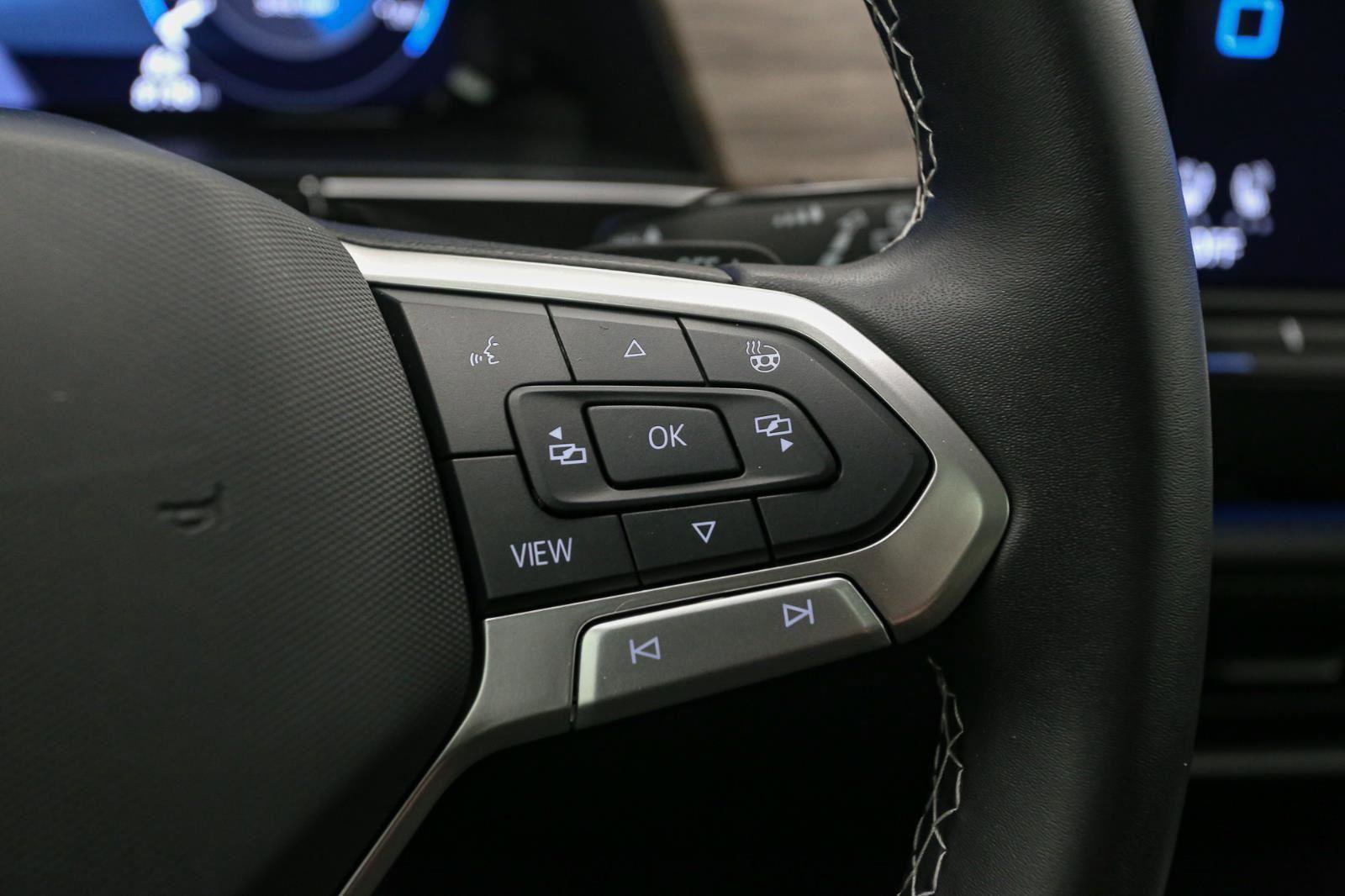 Certified 2025 Volkswagen Atlas SEL image 39