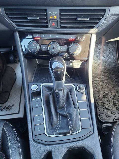 Used 2023 Volkswagen Jetta SEL image 29