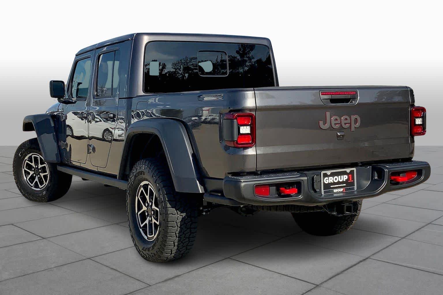 Used 2025 Jeep Gladiator Rubicon w/ Convenience Group AWD/4WD image 12