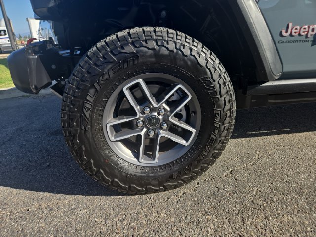 Used 2026 Jeep Gladiator Mojave AWD/4WD image 21