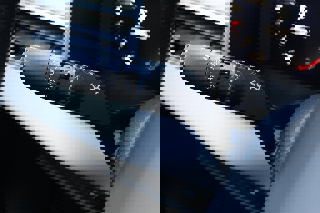 Used 2025 Mitsubishi Outlander SE image 13