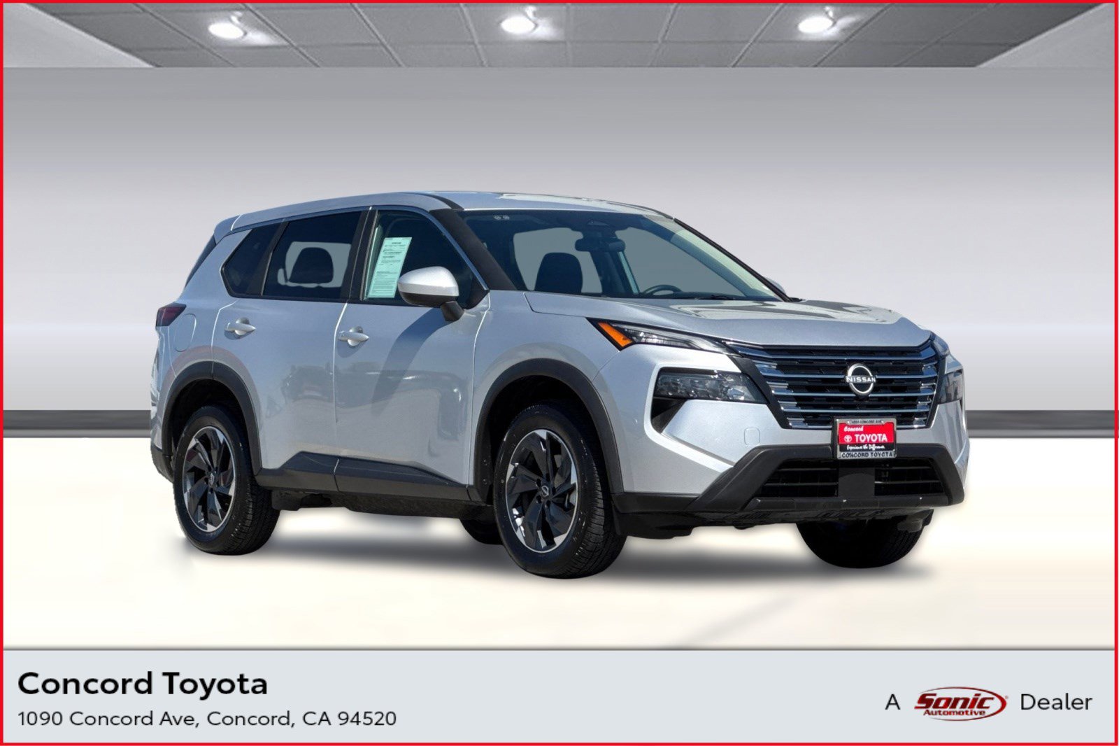 Used 2025 Nissan Rogue SV image 1