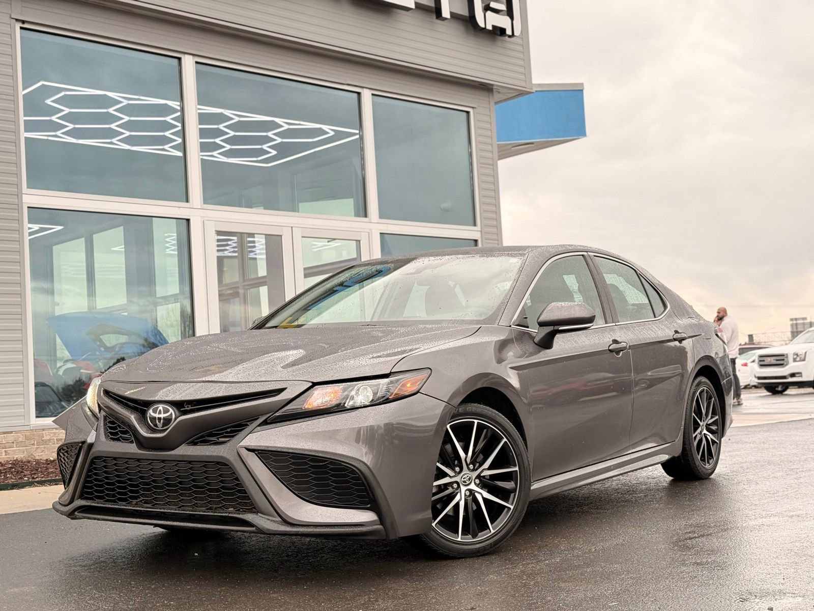 Used 2022 Toyota Camry SE image 36